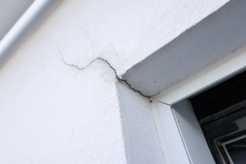 fissure facade